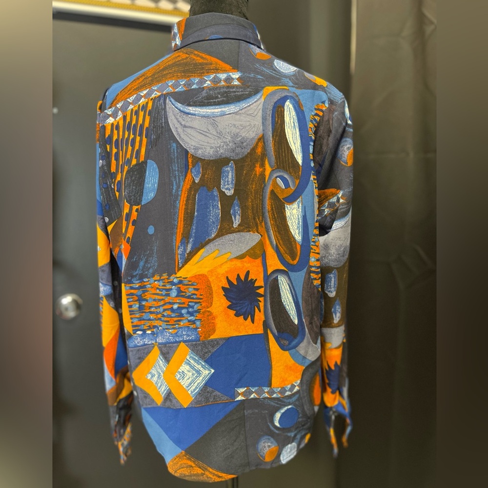 Unique Abstract Pattern Top - Picture 2 of 2